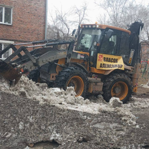 Уборка территории по просьбе жителей Дзержинки